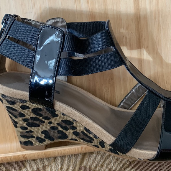 Shoes - Picture 5 of 5